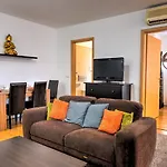 Ξενοδοχείο με διαμερίσματα City Central Apartments 4*