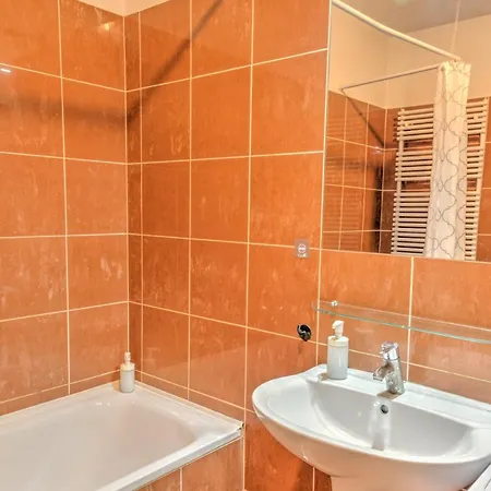City Central Apartments מלון דירות 4*
