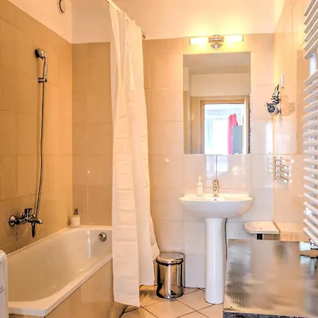 City Central Apartments מלון דירות 4*