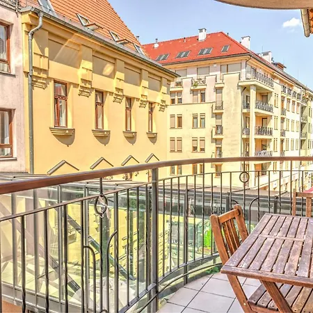 City Central Apartments