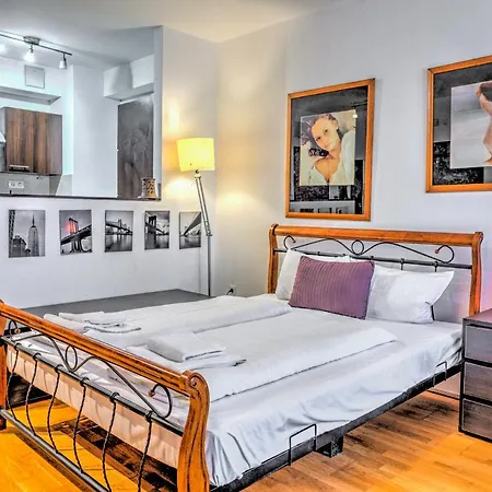 City Central Apartments מלון דירות 4*