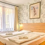 City Central Apartments Aparthotel 4*